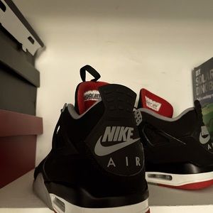 Air Jordans 4 Retro